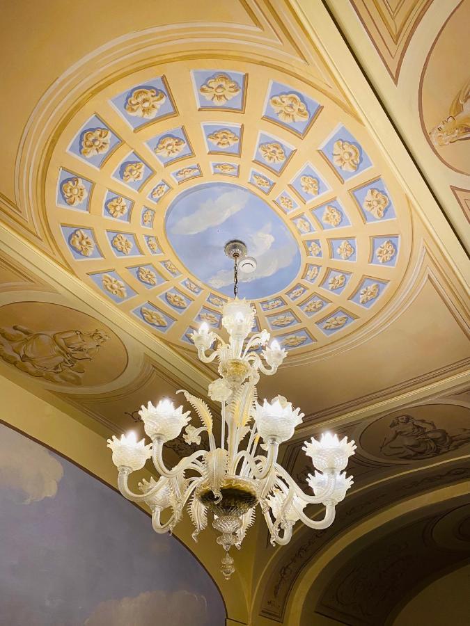 Hotel Palazzo Brunamonti Bevagna ภายนอก รูปภาพ
