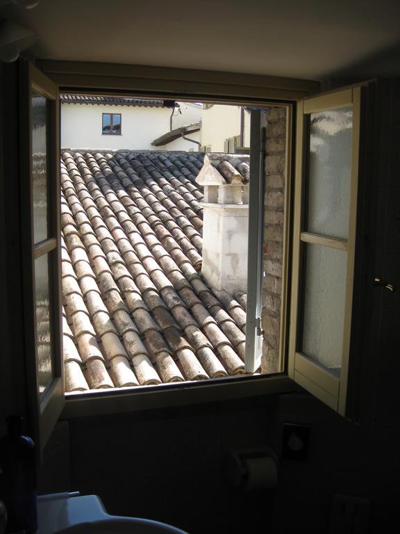 Hotel Palazzo Brunamonti Bevagna ภายนอก รูปภาพ