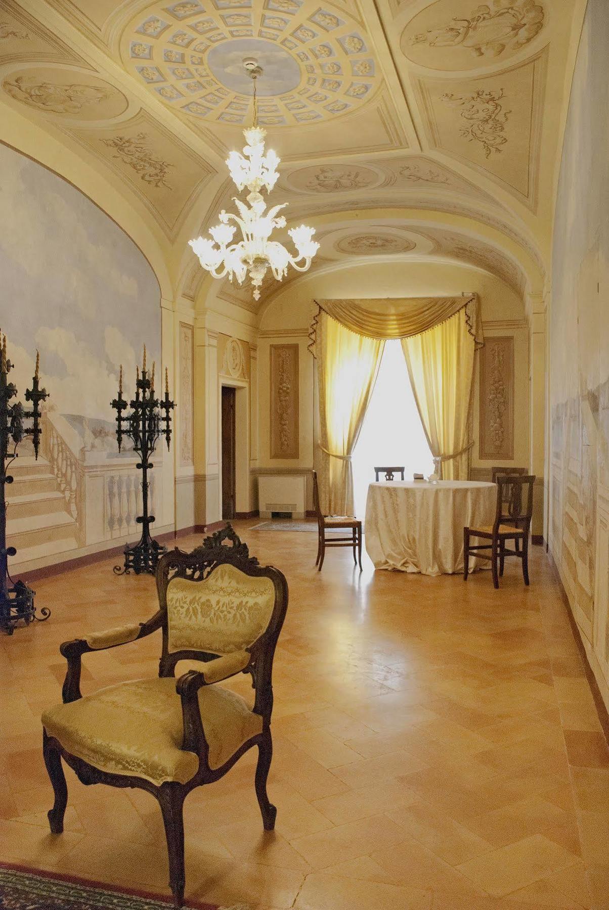 Hotel Palazzo Brunamonti Bevagna ภายนอก รูปภาพ